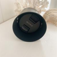 Sony FE 85mm f1.8 Lens for sale - With lens hood included PERFECT CONDITION