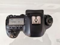 Canon EOS 5D Mark IV 30.4MP Digital SLR Camera with battery grip and mount Canon EOS 5D Mark IV 30.4MP Digital SLR Camera with battery grip and mount