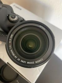 Canon EOS 5d mark iv dslr camera body with lens