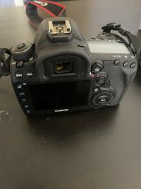 Canon EOS 5d mark iv dslr camera body with lens