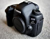 Canon 5D Mark IV mint condition