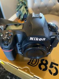 Nikon D850 45.7 MP Digital SLR Camera - Black Body Only,LOW Shutter.