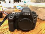 used Canon 5D Mark IV excellent condition 