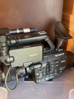 Sony PXW-FS5M2K 120 fps 4K HDR Handheld Camcorder with 3.5in LCD