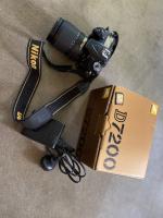 Nikon D7200 Camera with Nikon DX VR lens 18-140mm f3.5-5.6 Lens