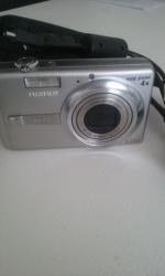 Fujifilm FinePix F480 Compact Digital Camera